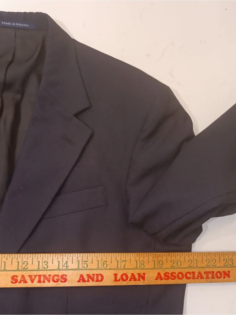 Lands’ End Men’s  Navy Blue wool Blazer, size 39R